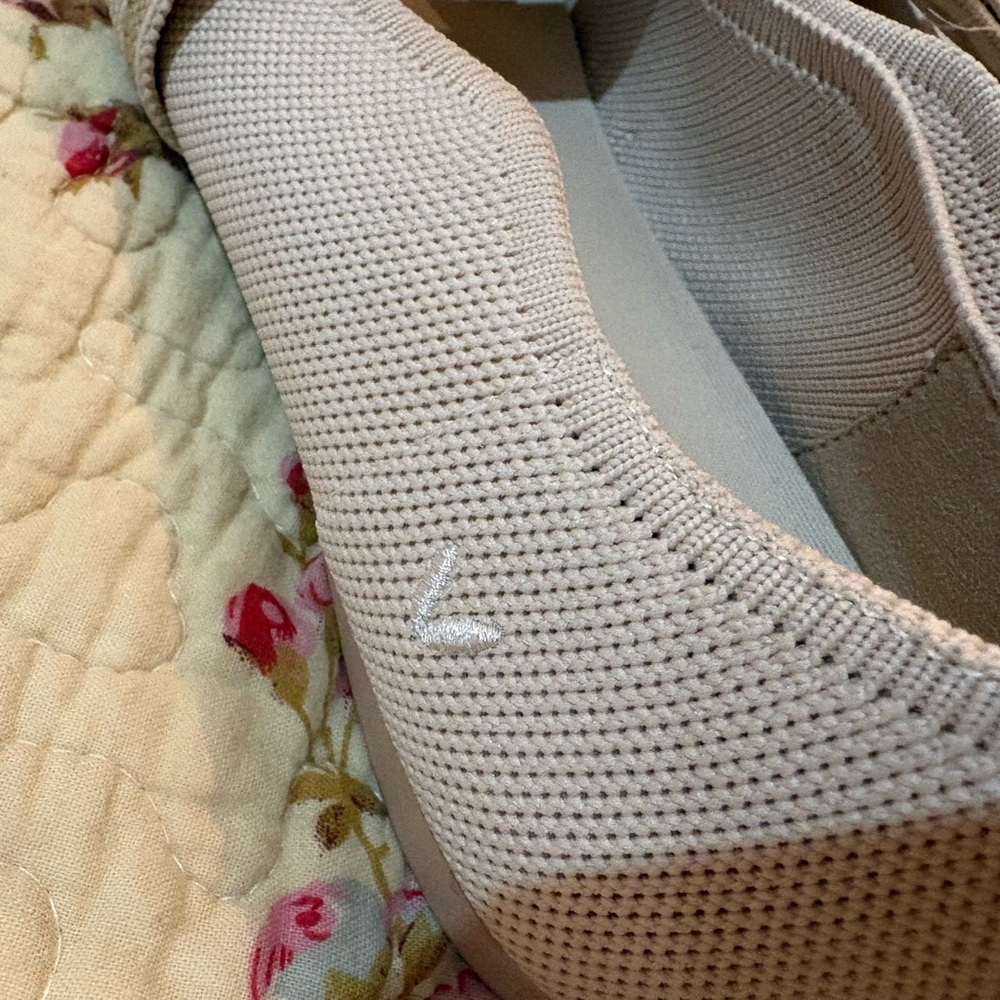 Vivaia Daphne Pointy Toe Mary Jane Bow Slip-On Flats Ivory Tan Sz 49 - Picture 2 of 10